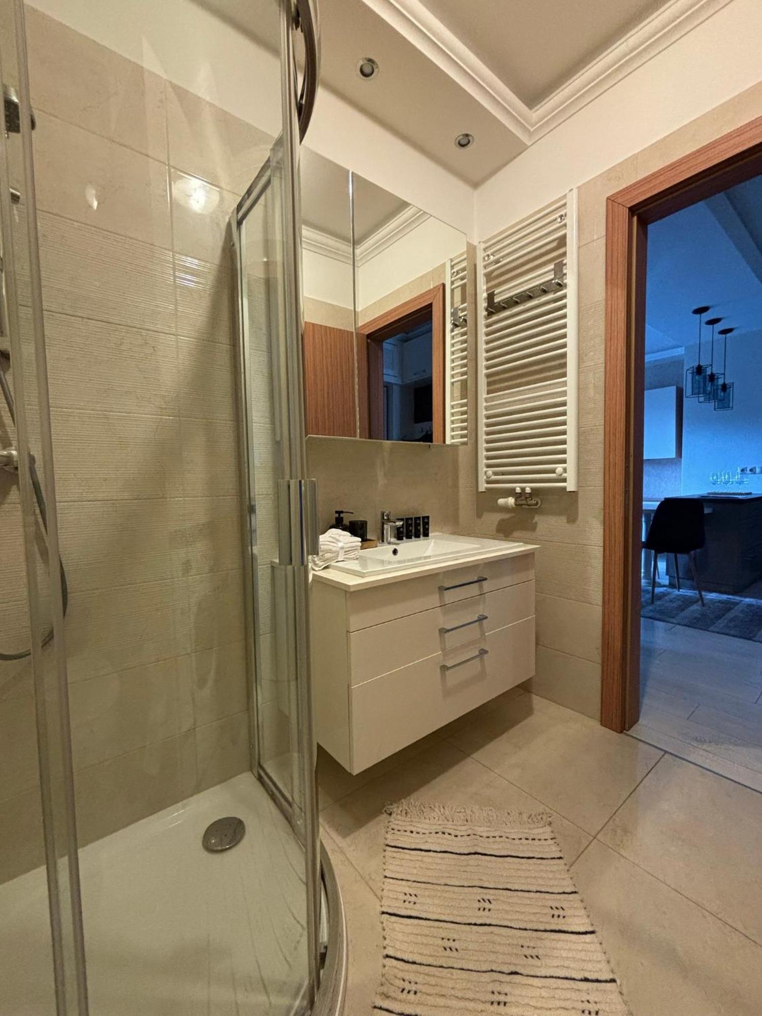 Apartament Corvin Dori *